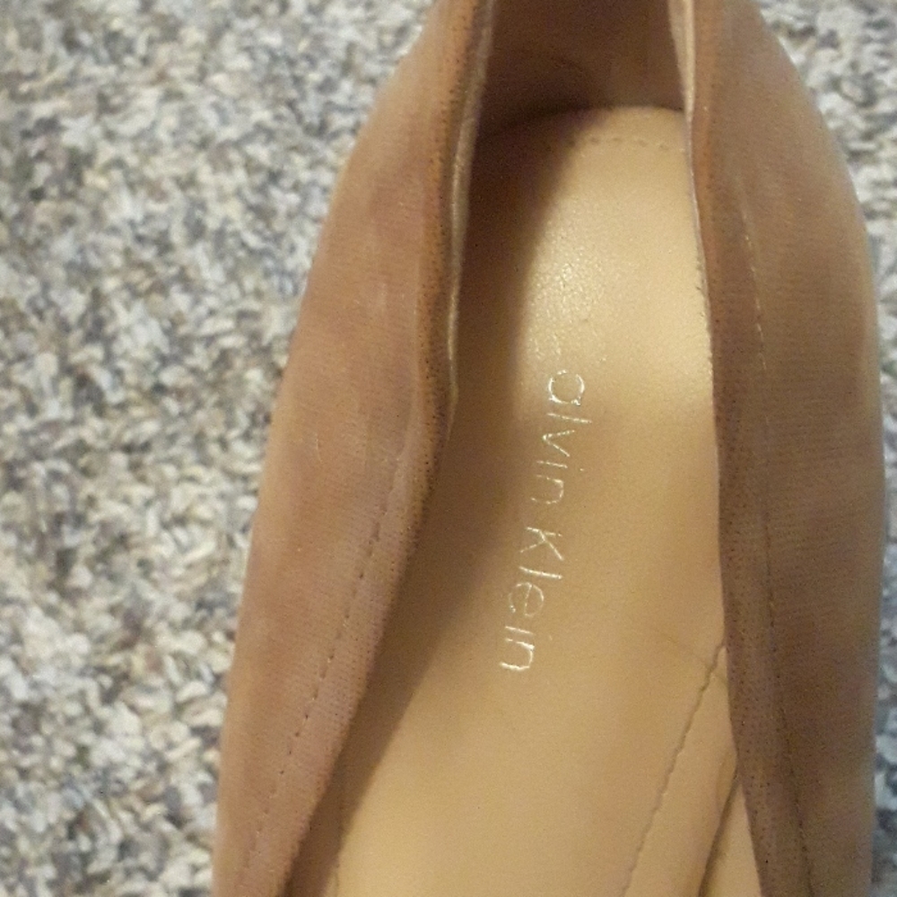 Heels - Picture 2 of 3
